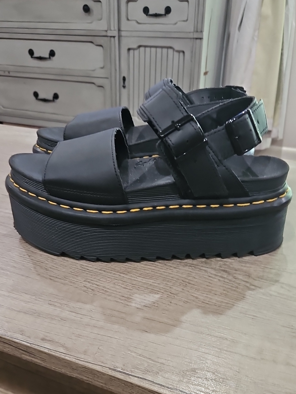 Voss Platform Sandal - BlackWomens Dr. Martens Voss Platform Sandal - Black size